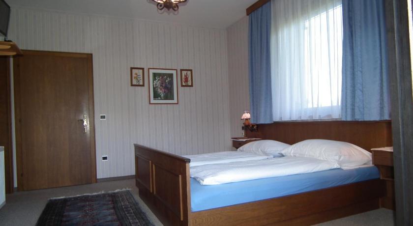 Fruehstueckspension Helmut Koffler Faak am See Bilik gambar